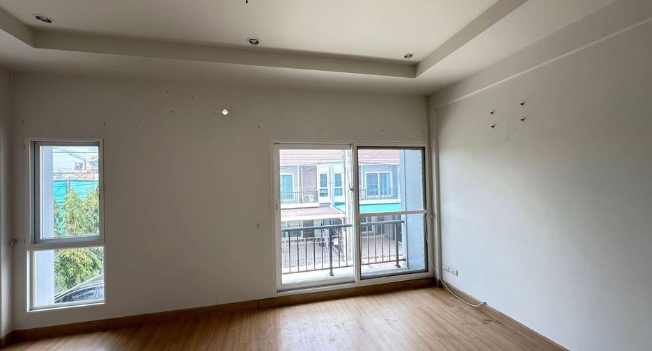 Casa en venta de 3 habitaciones en Mueang Nakhon Ratchasima, Nakhon Ratchasima