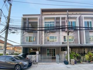 For sale 3 bed townhouse in Mueang Nonthaburi, Nonthaburi