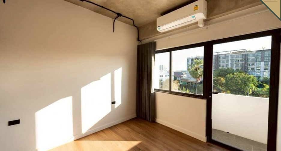 Oficina en alquiler y en venta de 5 habitaciones en Mueang Samut Prakan, Samut Prakan