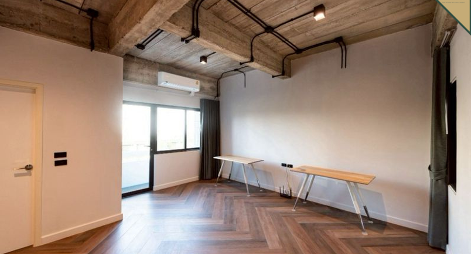 Oficina en alquiler y en venta de 5 habitaciones en Mueang Samut Prakan, Samut Prakan