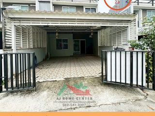 For sale 3 bed townhouse in Mueang Pathum Thani, Pathum Thani