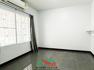 For sale 3 bed townhouse in Mueang Pathum Thani, Pathum Thani