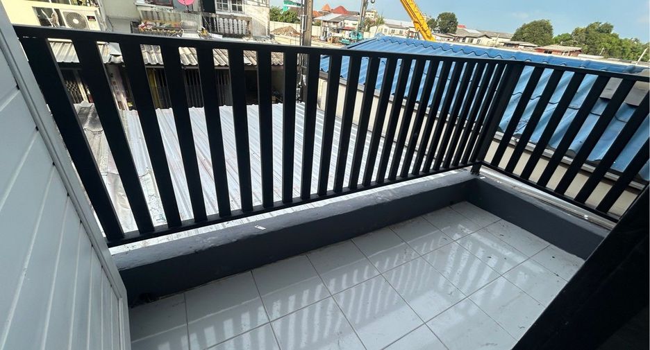 For sale 2 bedrooms townhouse in Bueng Kum, Bangkok