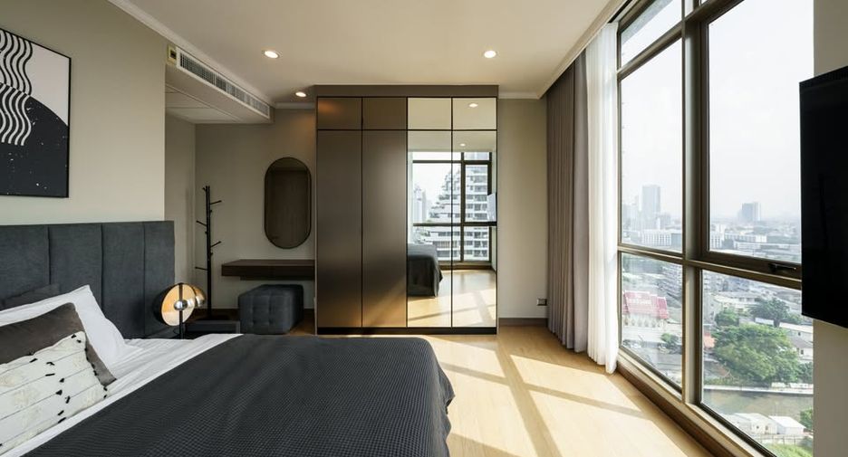 For rent 2 bedrooms condo in Watthana, Bangkok