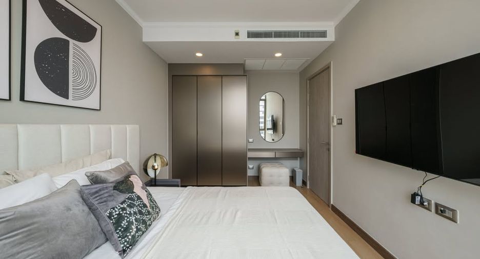 For rent 2 bedrooms condo in Watthana, Bangkok