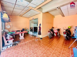 For sale 3 bed townhouse in Mueang Surat Thani, Surat Thani