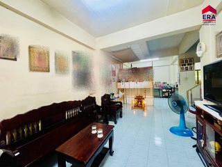 For sale 3 bed townhouse in Mueang Surat Thani, Surat Thani