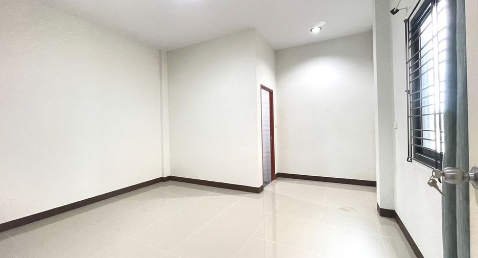 For sale 2 bedrooms house in Mueang Surat Thani, Surat Thani