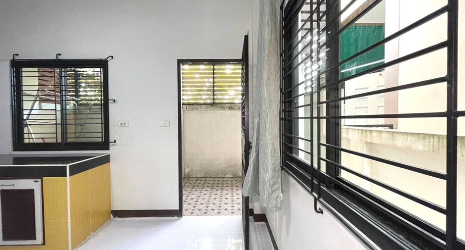 For sale 2 bedrooms house in Mueang Surat Thani, Surat Thani