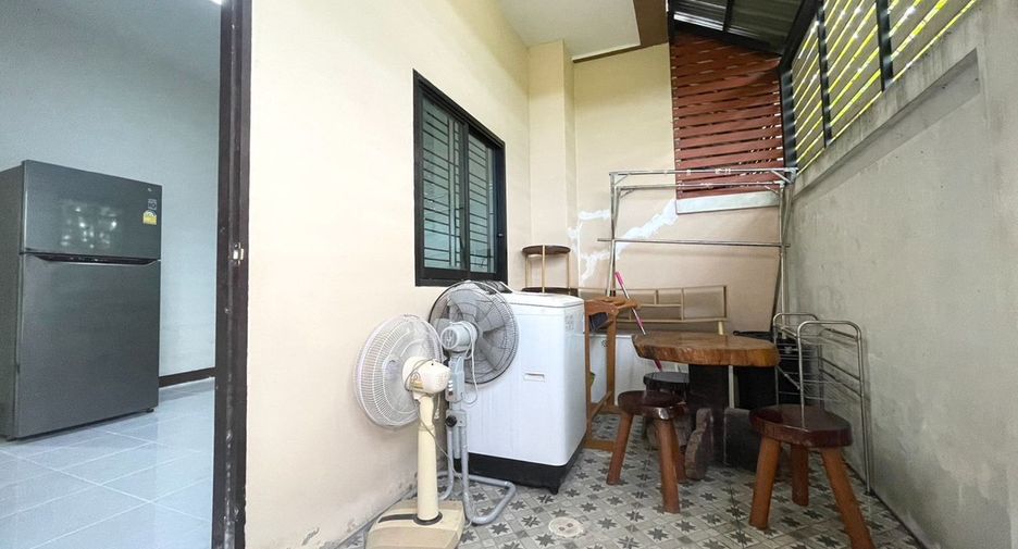 For sale 2 bedrooms house in Mueang Surat Thani, Surat Thani