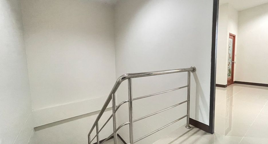 For sale 2 bedrooms house in Mueang Surat Thani, Surat Thani
