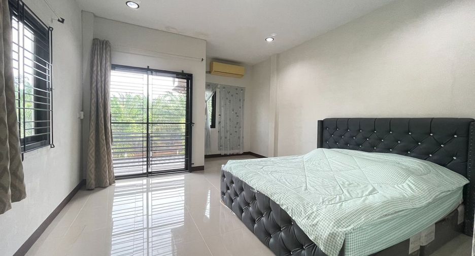 For sale 2 bedrooms house in Mueang Surat Thani, Surat Thani