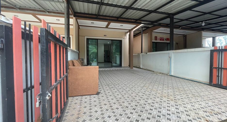 For sale 2 bedrooms house in Mueang Surat Thani, Surat Thani