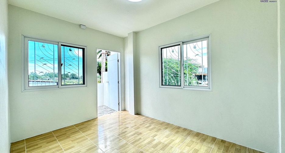 For sale 2 bedrooms townhouse in Mueang Surat Thani, Surat Thani