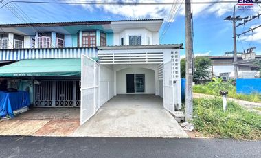 For sale 2 bedrooms townhouse in Mueang Surat Thani, Surat Thani