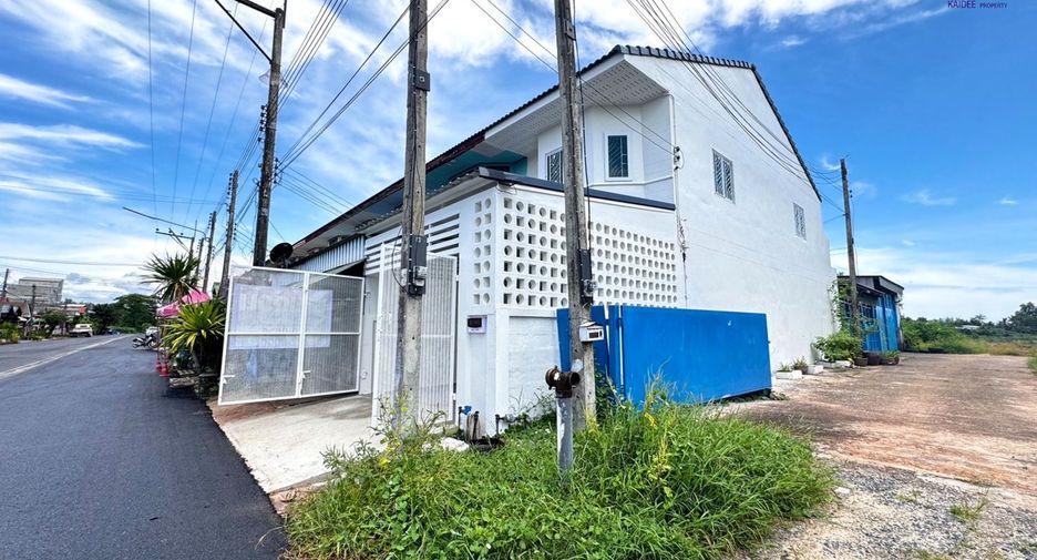For sale 2 bedrooms townhouse in Mueang Surat Thani, Surat Thani