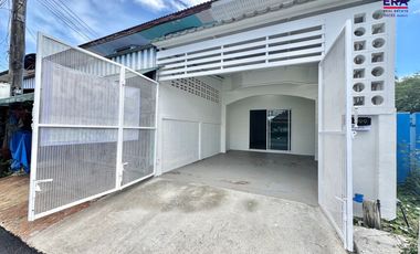 For sale 2 bedrooms townhouse in Mueang Surat Thani, Surat Thani