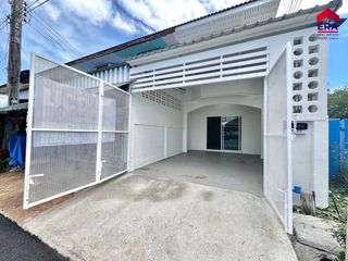 For sale 2 bed townhouse in Mueang Surat Thani, Surat Thani