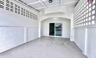 For sale 2 bedrooms townhouse in Mueang Surat Thani, Surat Thani