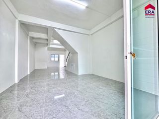 For sale 2 bed townhouse in Mueang Surat Thani, Surat Thani