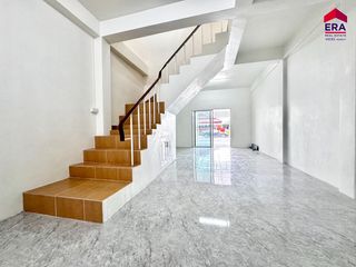 For sale 2 bed townhouse in Mueang Surat Thani, Surat Thani