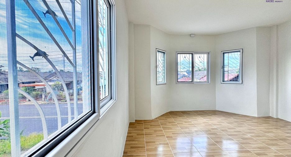 For sale 2 bedrooms townhouse in Mueang Surat Thani, Surat Thani