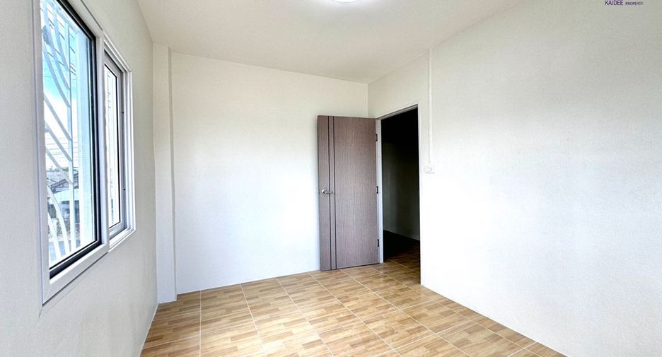 For sale 2 bedrooms townhouse in Mueang Surat Thani, Surat Thani