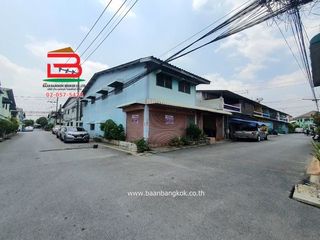 For sale 4 bedrooms townhouse in Don Mueang, Bangkok