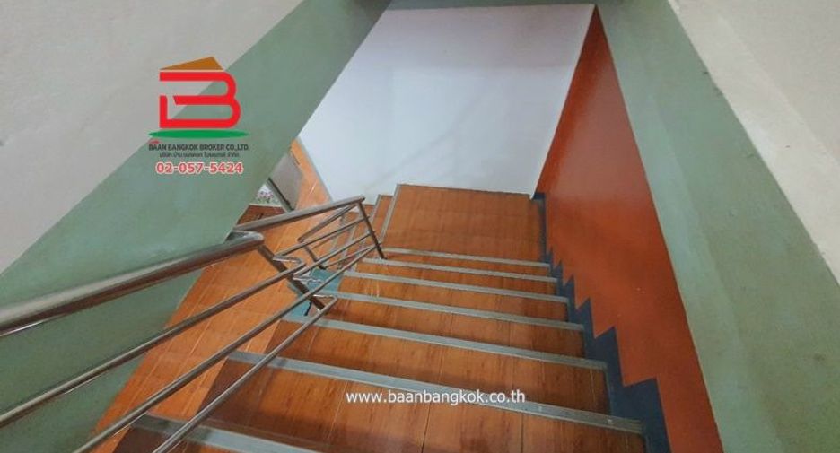 For sale 4 bedrooms townhouse in Don Mueang, Bangkok