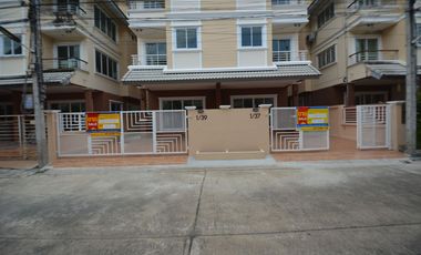 Haus zum Kauf mit 3 Zimmer in Thawi Watthana, Bangkok