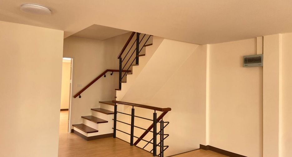 For sale 3 bedrooms house in Thawi Watthana, Bangkok