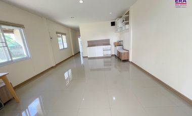 For sale 1 bed townhouse in Mueang Surat Thani, Surat Thani