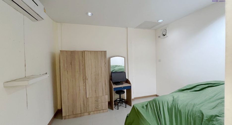 For sale 1 bed townhouse in Mueang Surat Thani, Surat Thani