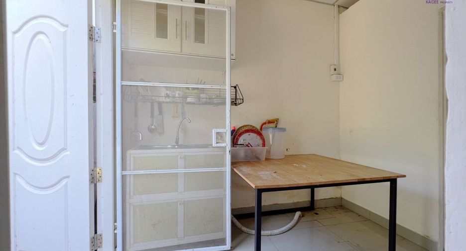 For sale 1 bed townhouse in Mueang Surat Thani, Surat Thani