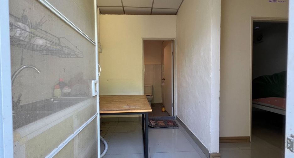 For sale 1 bed townhouse in Mueang Surat Thani, Surat Thani