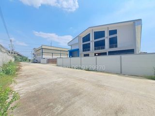 For sale 4 bed warehouse in Krathum Baen, Samut Sakhon