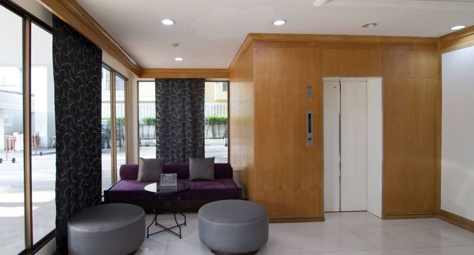 For rent 4 bedrooms condo in Watthana, Bangkok