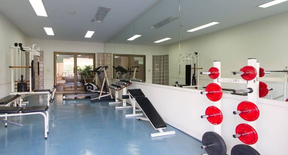For rent 4 bedrooms condo in Watthana, Bangkok
