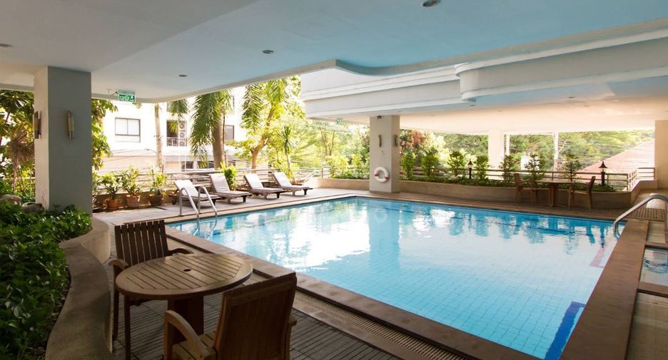 For rent 4 bedrooms condo in Watthana, Bangkok