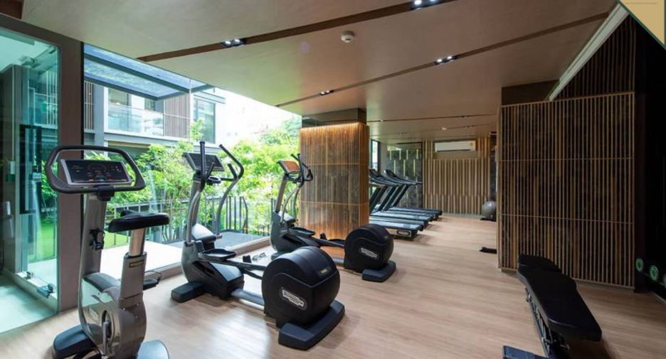 For sale 2 bedrooms condo in Huai Khwang, Bangkok