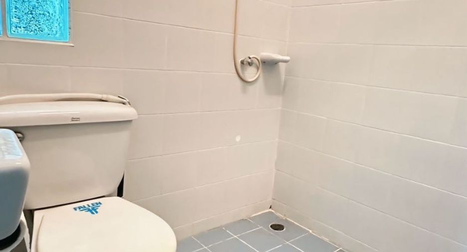 For rent 3 bedrooms apartment in Khlong Toei, Bangkok