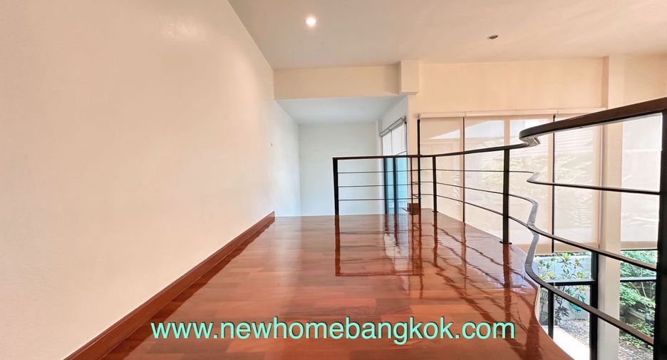For rent 3 bedrooms apartment in Khlong Toei, Bangkok