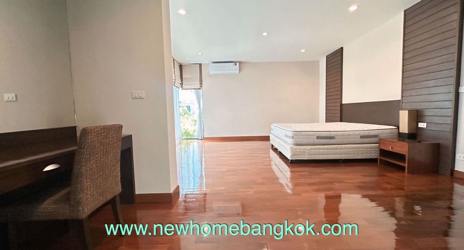 For rent 3 bedrooms apartment in Khlong Toei, Bangkok