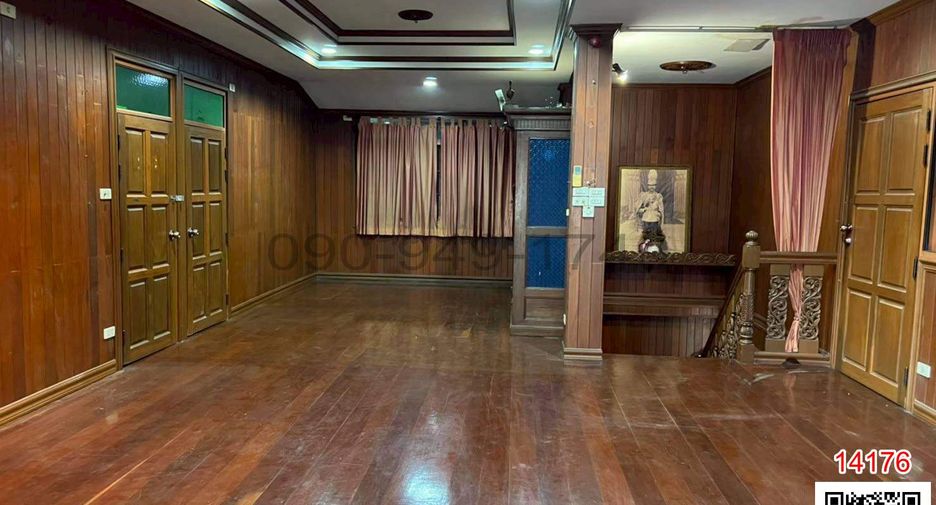 Haus zur Miete mit 5 Zimmer in Thon Buri, Bangkok