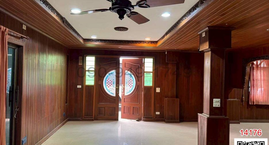 Haus zur Miete mit 5 Zimmer in Thon Buri, Bangkok