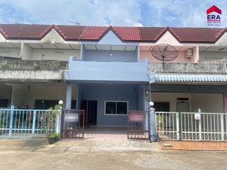 For sale 2 Beds townhouse in Mueang Surat Thani, Surat Thani