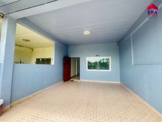 For sale 2 Beds townhouse in Mueang Surat Thani, Surat Thani