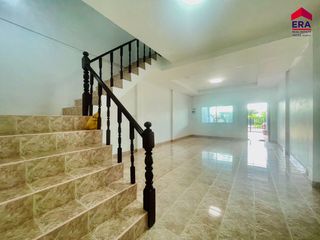 For sale 2 Beds townhouse in Mueang Surat Thani, Surat Thani