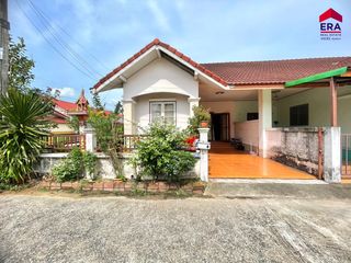 For sale 2 Beds townhouse in Mueang Surat Thani, Surat Thani