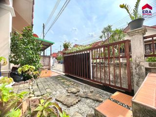 For sale 2 Beds townhouse in Mueang Surat Thani, Surat Thani